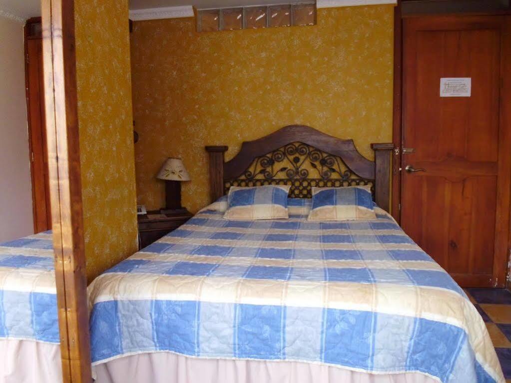 Hotel Casa Colonial Санта-Роса-де-Кабаль Экстерьер фото